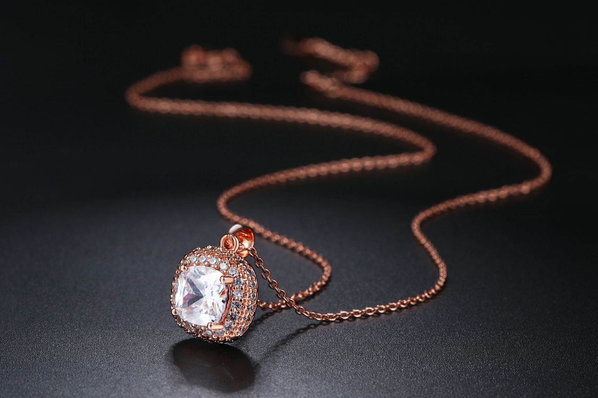 Trendy Square Chain Women&