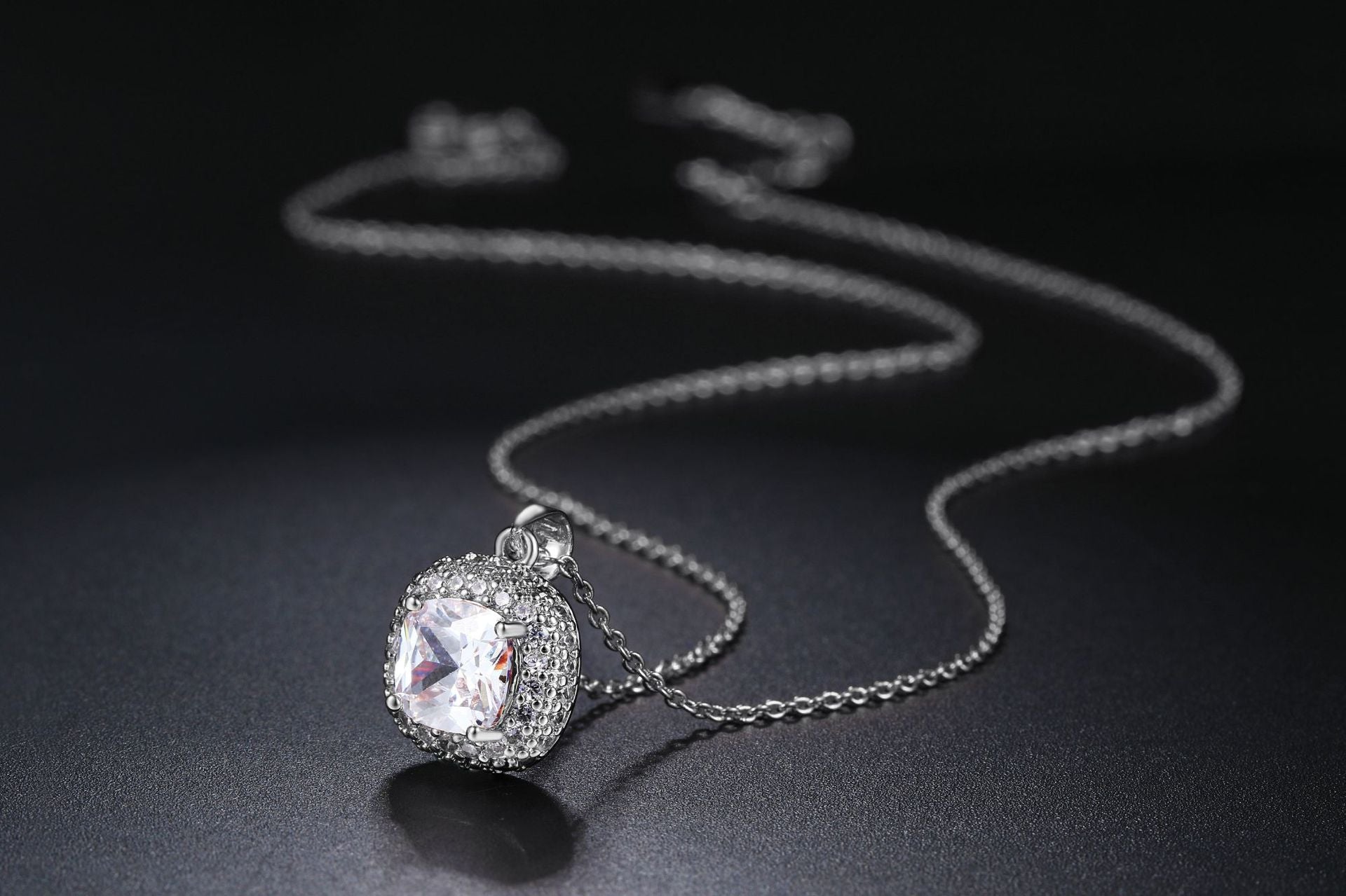 Trendy Square Chain Women&