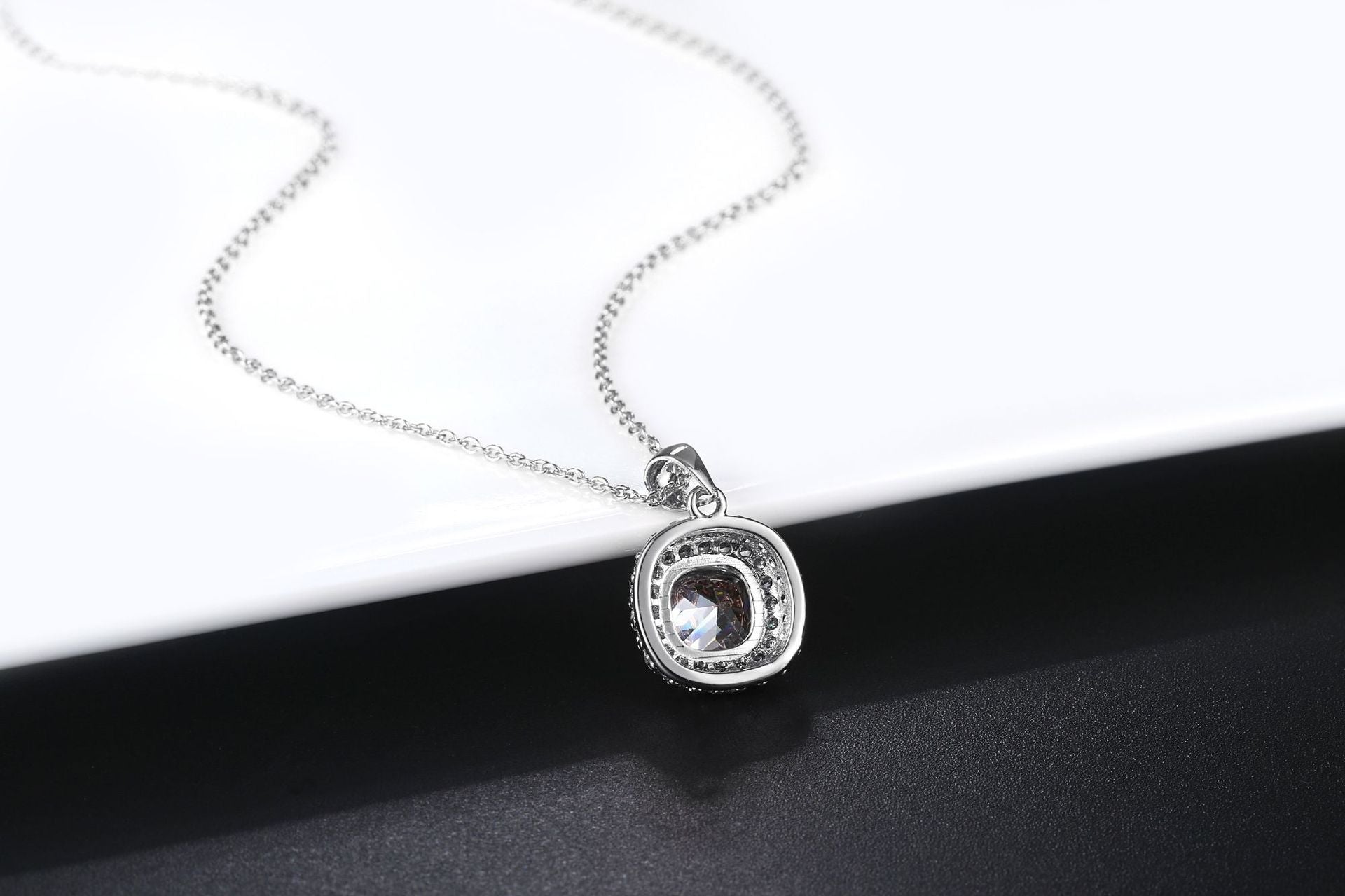 Trendy Square Chain Women&